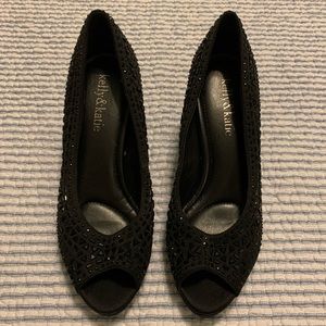 Kelly & Katie black sequin heels- size 5.5